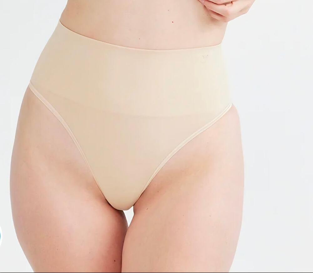 Yummie Ultralight Seamless Shaping Thong NWT Shapewear Beige S/M